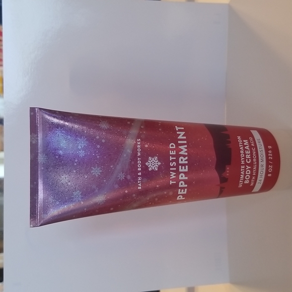 Bath & Body Twisted Peppermint Body Cream - Picture 1 of 4